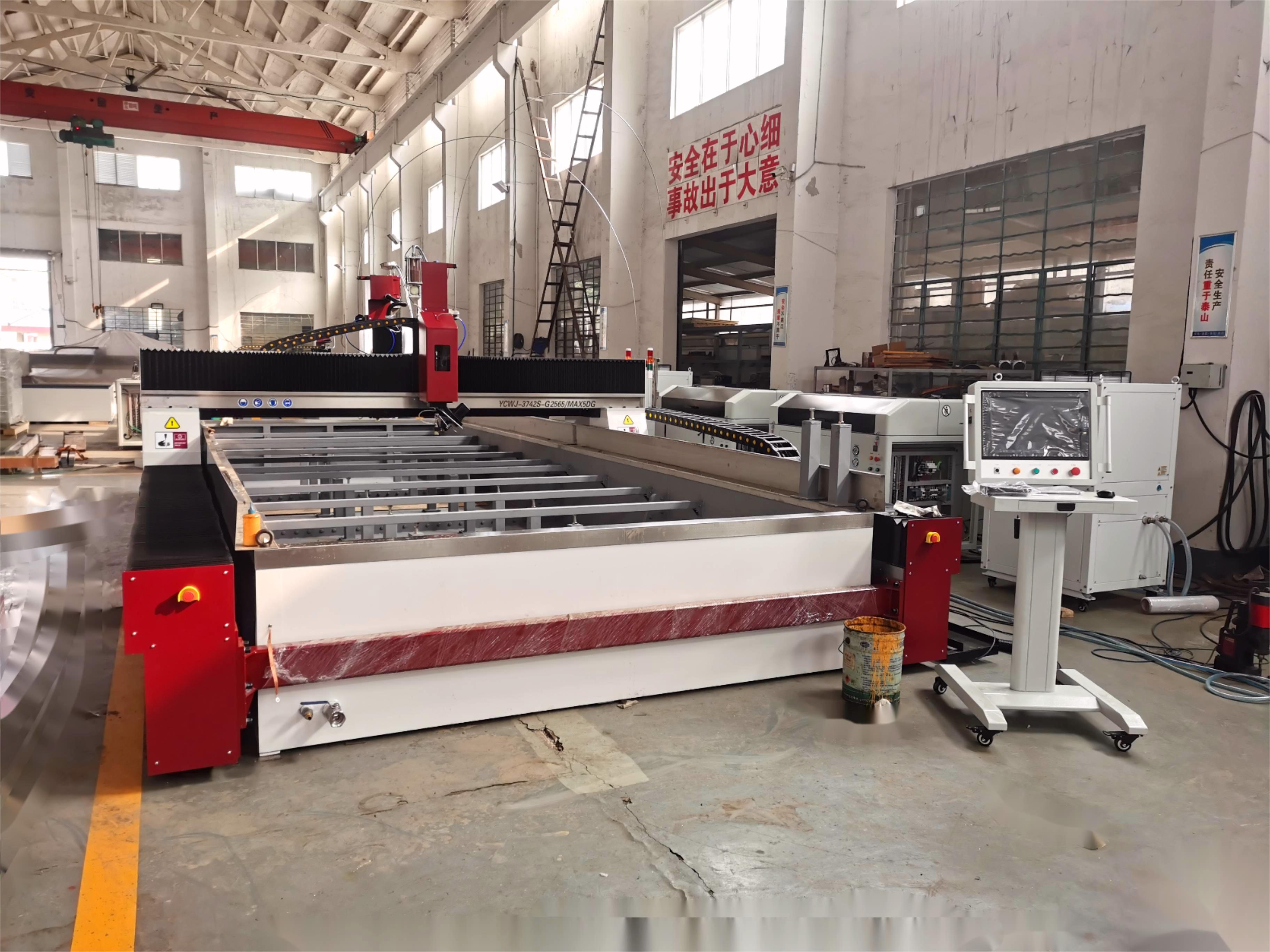 Side view 53212A2BC99A704DC65240600FDEB41