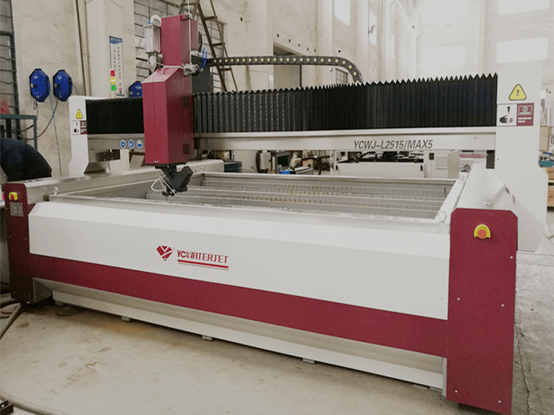 America, YC Water Jet reviens ici!