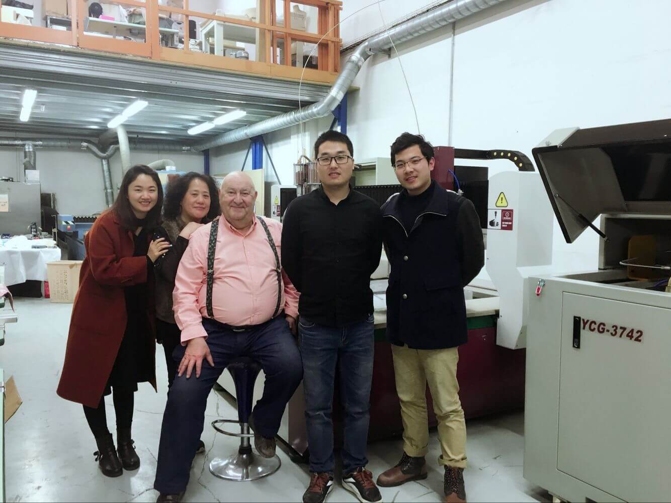 YC WaterJet Engineers est disponible pour un service à l'étranger 