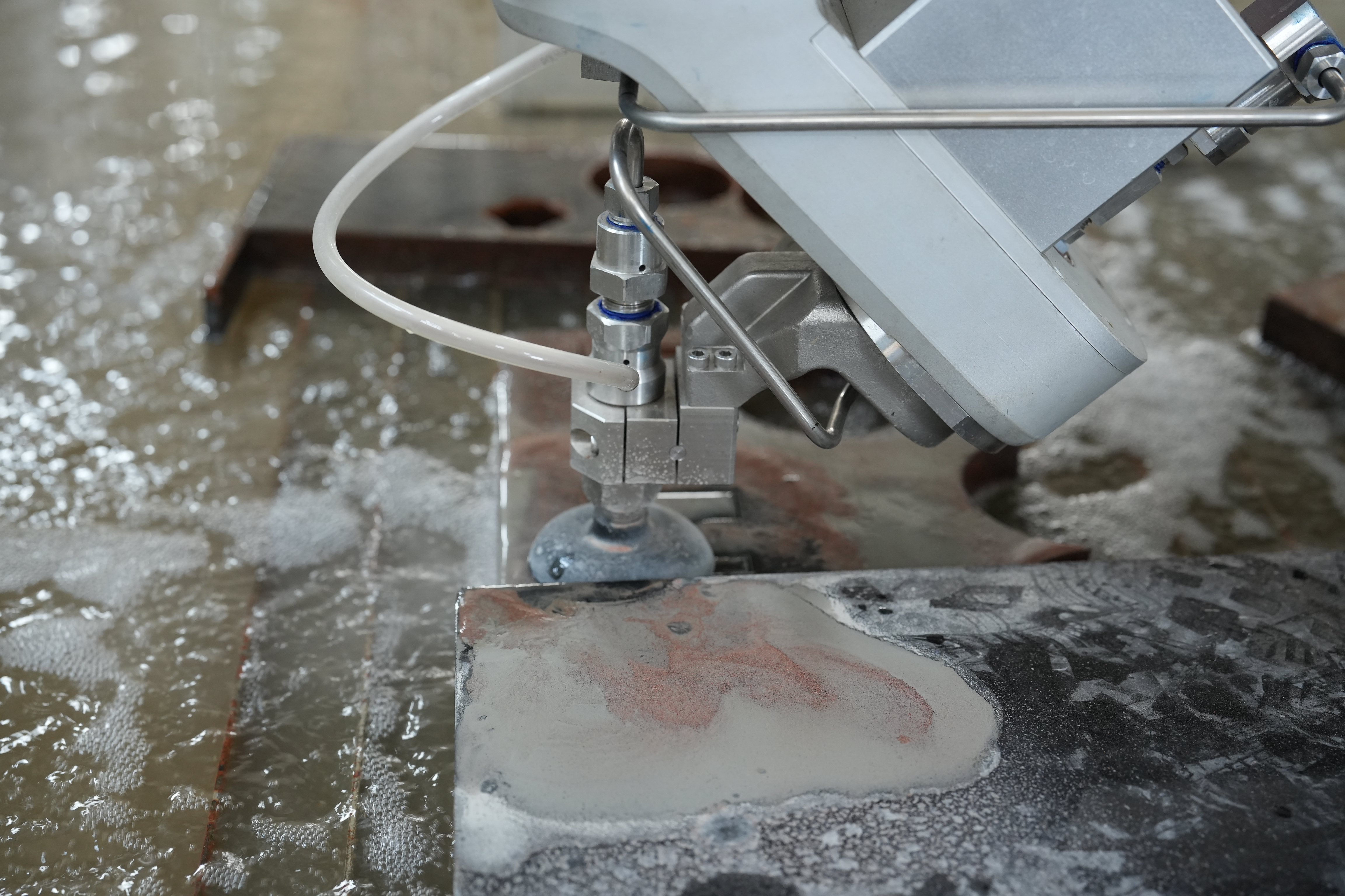 T&ecirc;te de coupe &agrave; jet d'eau maximale &agrave; 5 axes