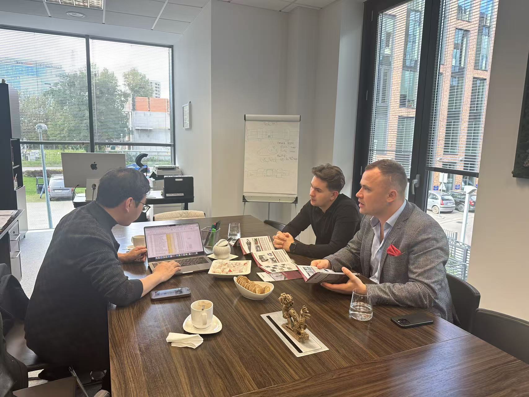 YC WaterJet visite un client polonais à long terme