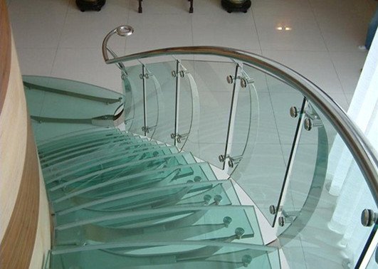 machine de coupe &agrave; jet d'eau en verre en verre.jpg