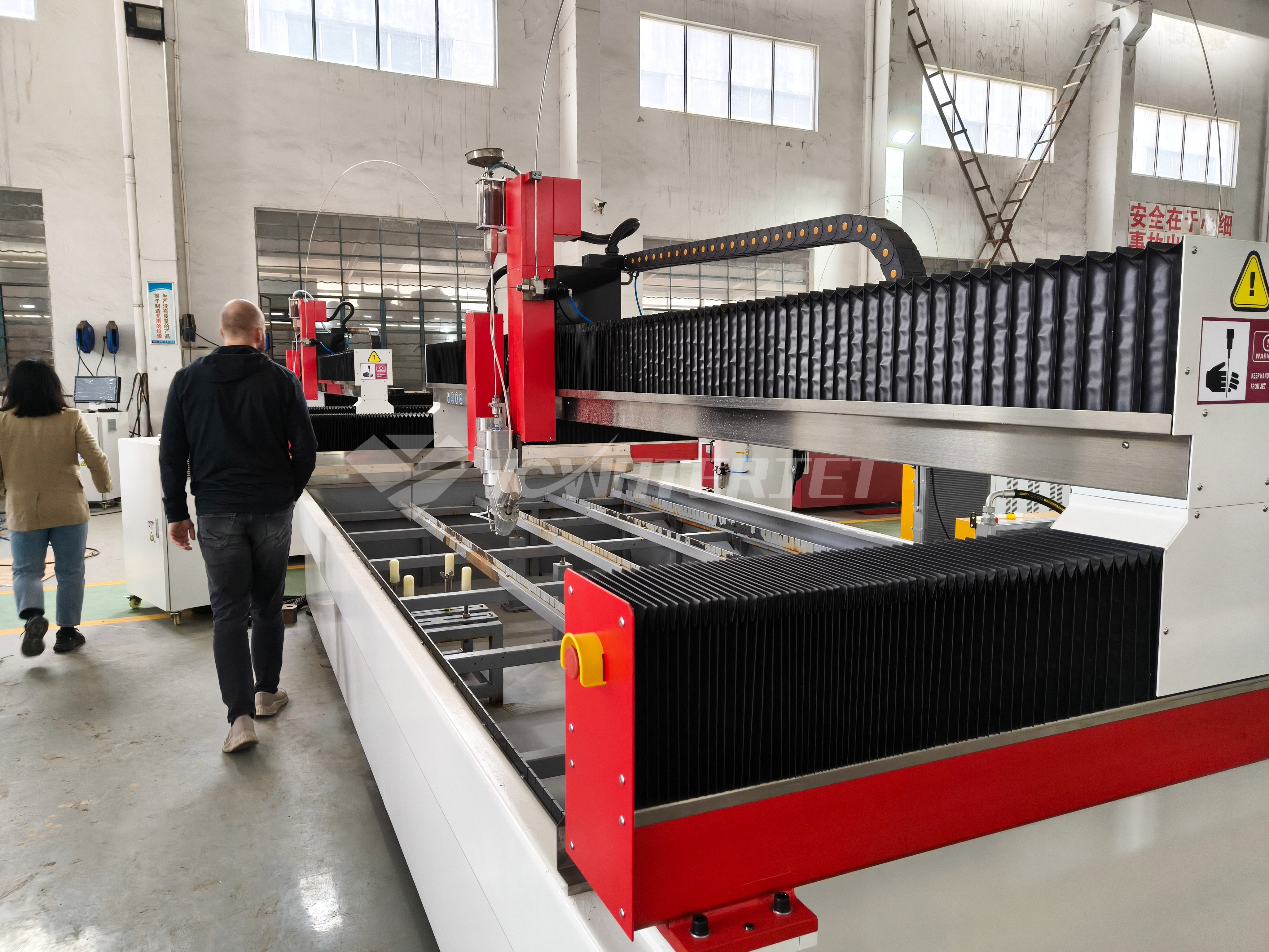 Machine de d&eacute;coupe au jet d'eau s&eacute;rie E 