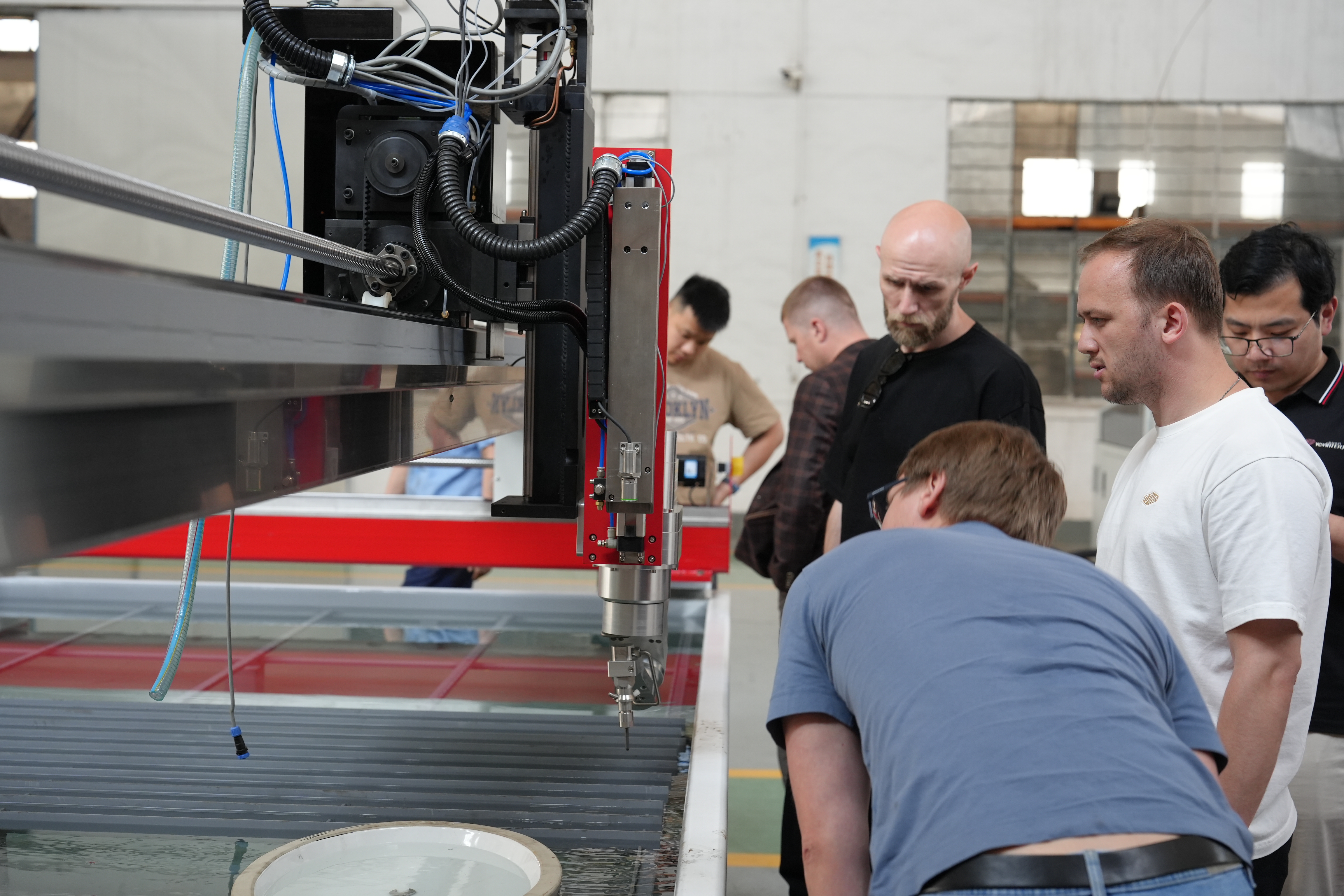 Coupe &agrave; jet d'eau &agrave; 5 axes