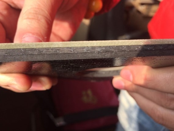 Coupeur flexible de jet d'eau de guide lin&eacute;aire pour le mat&eacute;riel compos&eacute;