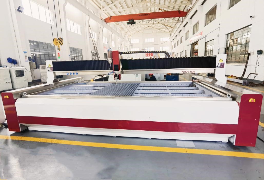 Découpe CNC 3 axes au jet d'eau: 3742-L3525