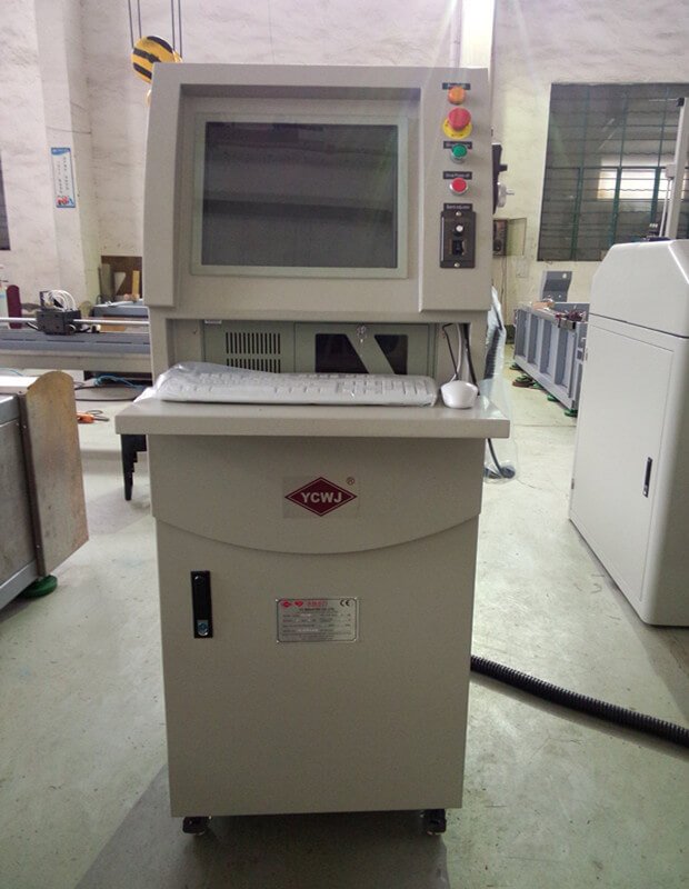 Contr&ocirc;leur &agrave; jet d'eau.jpg