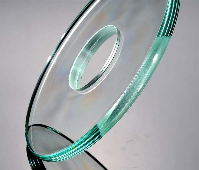 coupe &agrave; jet d'eau en verre.jpg