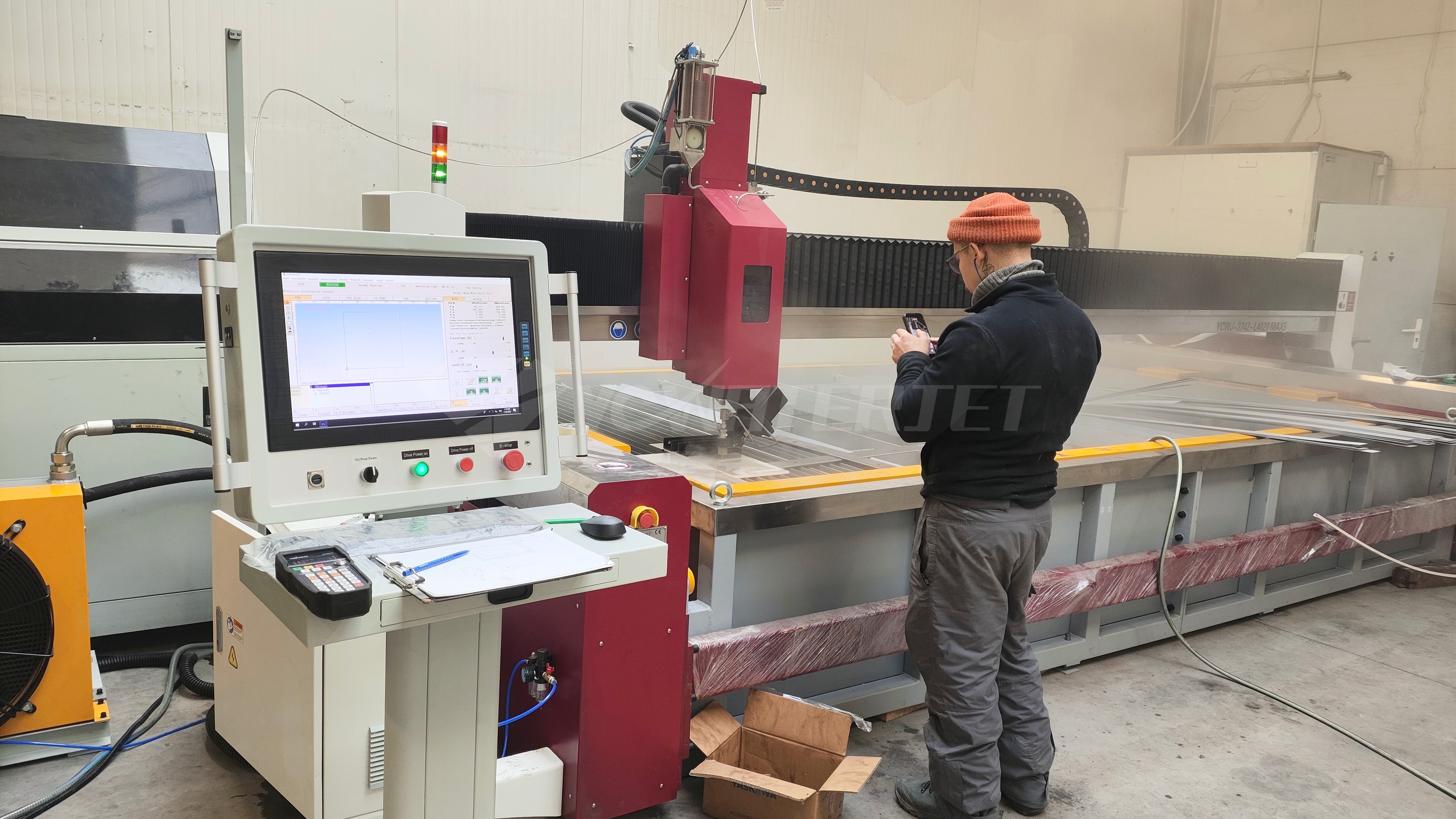 L4020 Jet d'eau 5 axes Installation et mise en service sur site